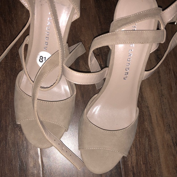 Beige Wedged shoes - Picture 1 of 6